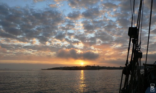 Sunset over Batz island - Coucher de soleil sur l’île de Batz